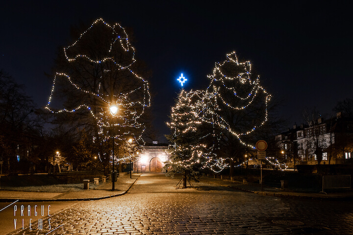 prague christmas tree pisek gate