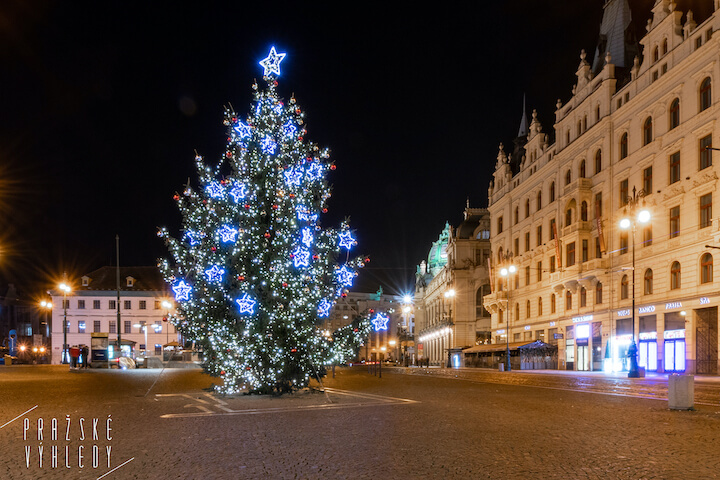 vánoční strom praha náměstí republiky