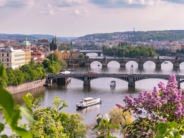 Best Ways to Travel Between Prague and Vienna: Complete Guide 2025